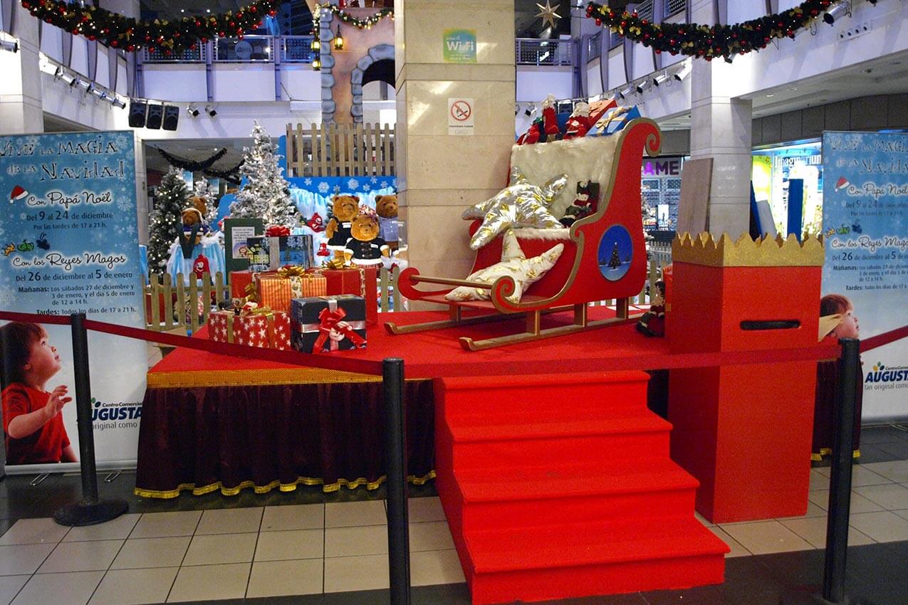 STANDS DE REYES MAGOS, PAPÁ NOEL, OLENTZERO Y CARROZAS​. Trineo de Papá Noel